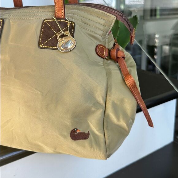 Dooney & Bourke Genuine Leather Nylon Shoulder Tote Purse,Excellent Condition - Picture 2 of 10